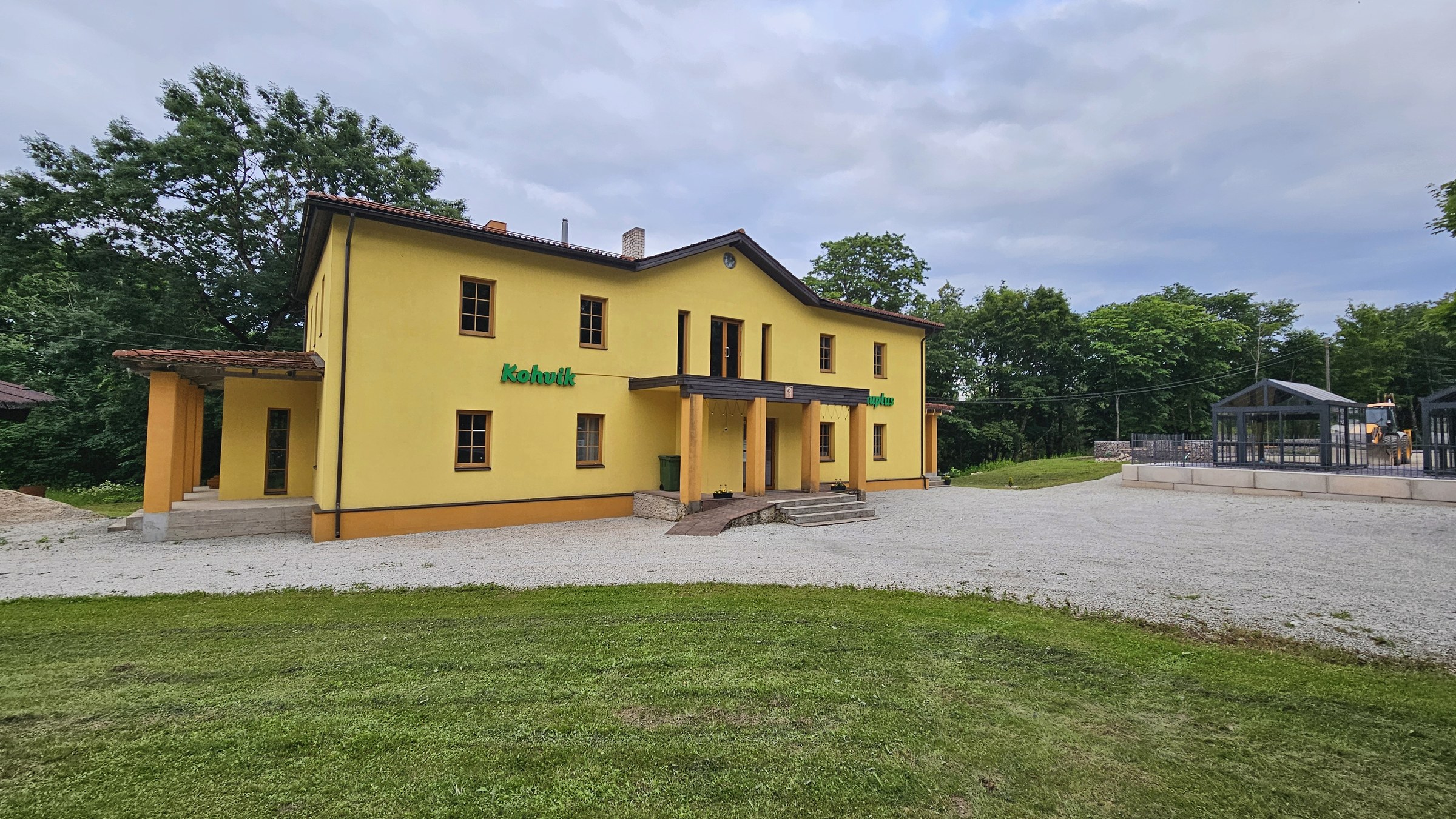 Müüa ärihoone Kuremäel